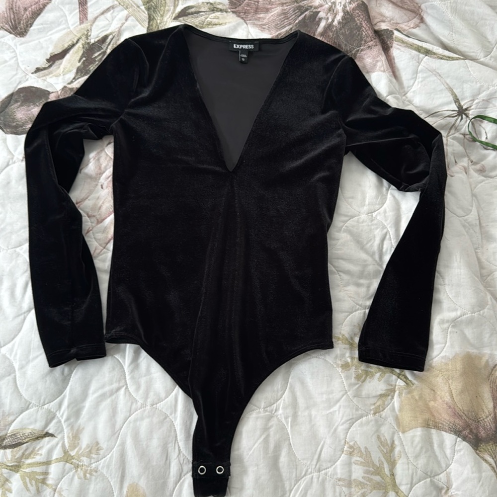 XS black bodysuit